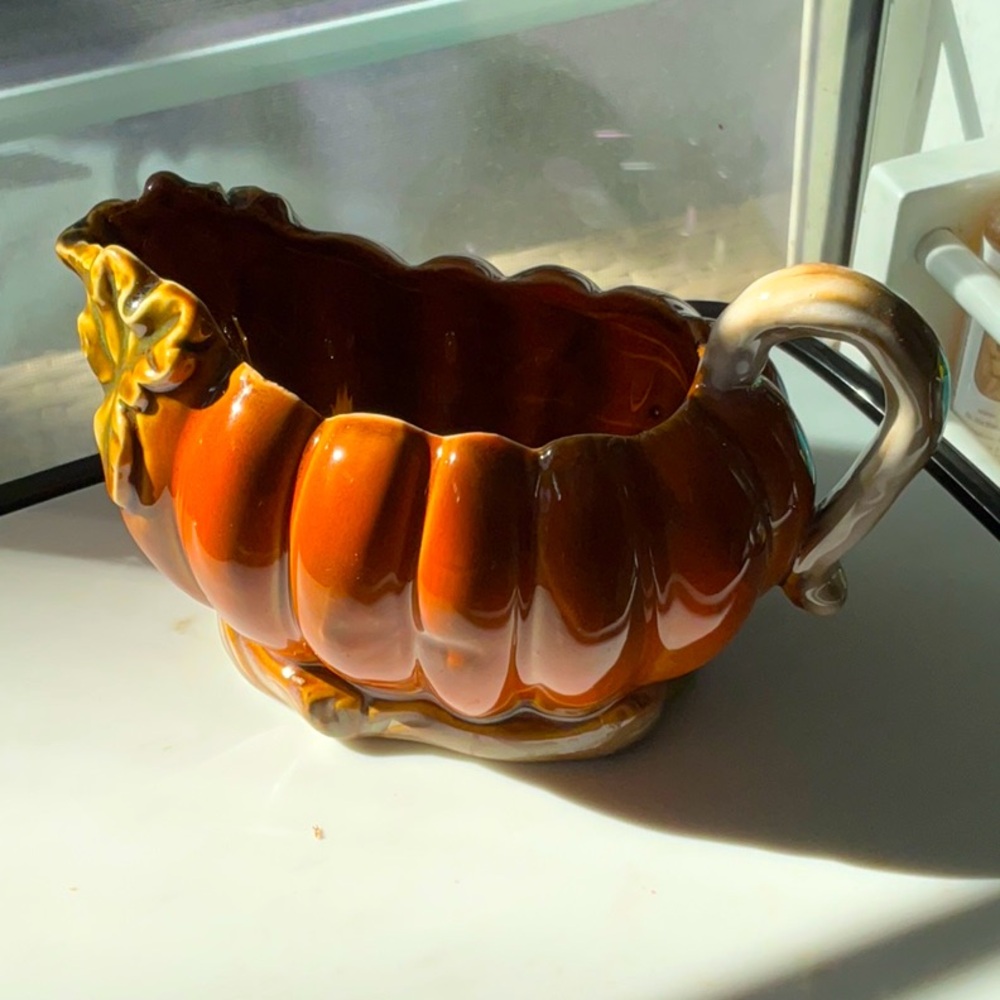 Fall Pumpkin creamer/ salad dressing or small gravy pour.